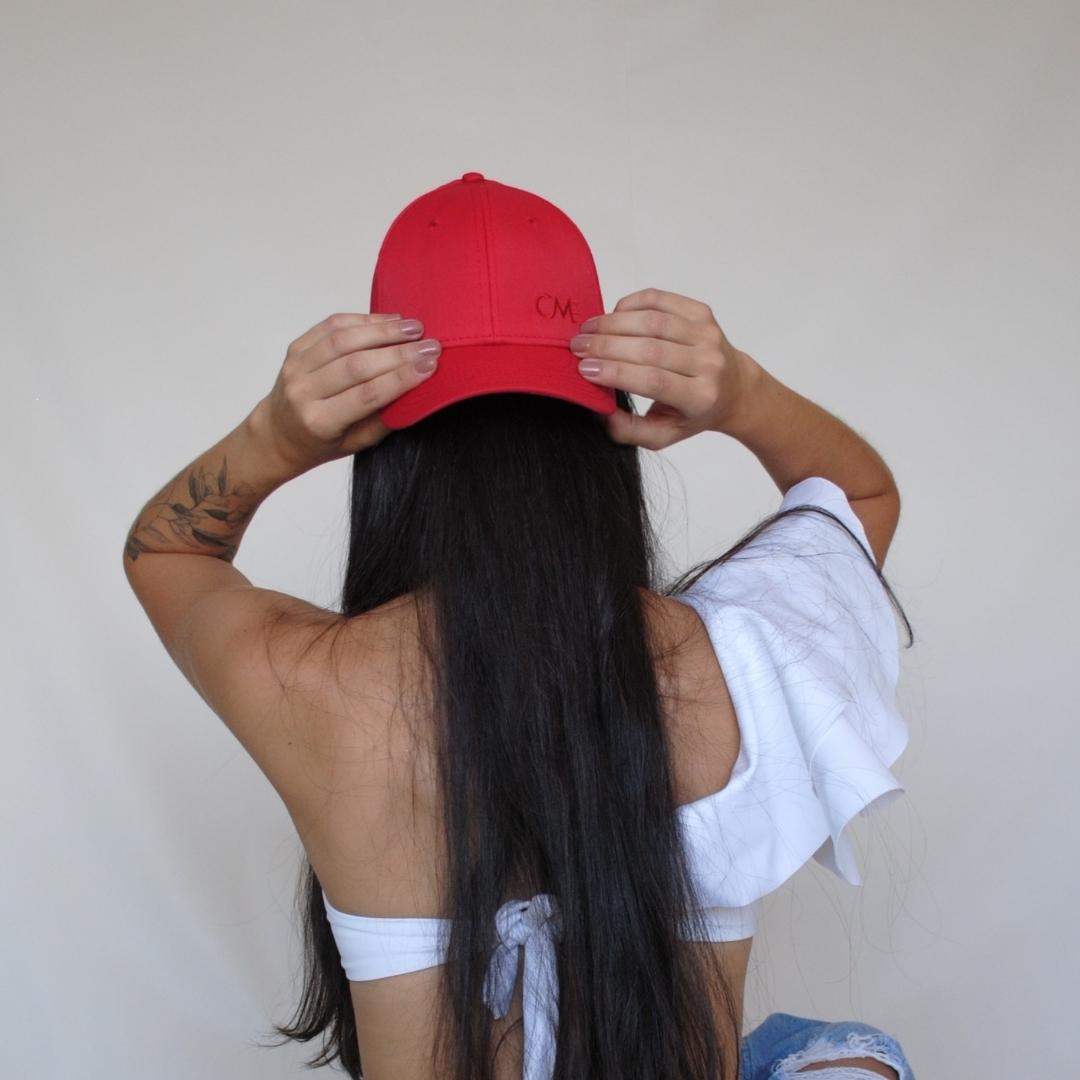 Unisex essential red cap