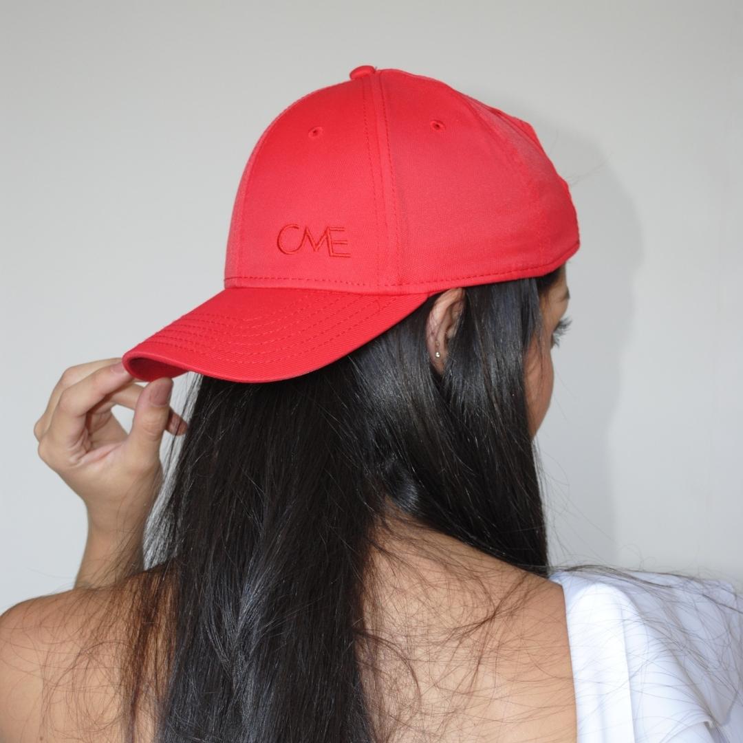 Unisex essential red cap