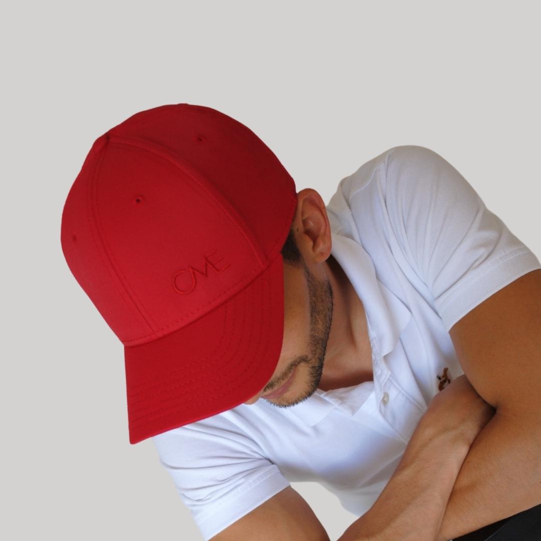 Unisex essential red cap